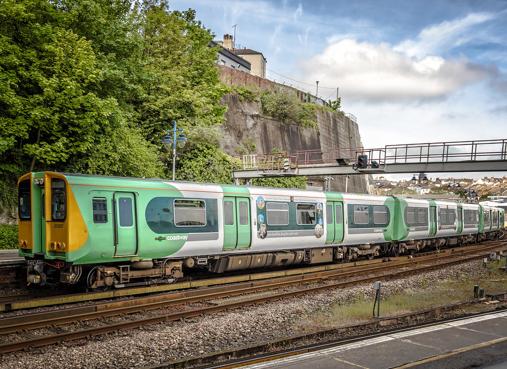 313207 P1600816 Southern Coastway Class 313 313207 at Brig