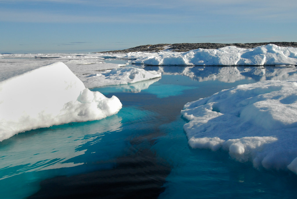 Sea Ice, Svalbard Sea ice is frozen seawater that floats o… Flickr