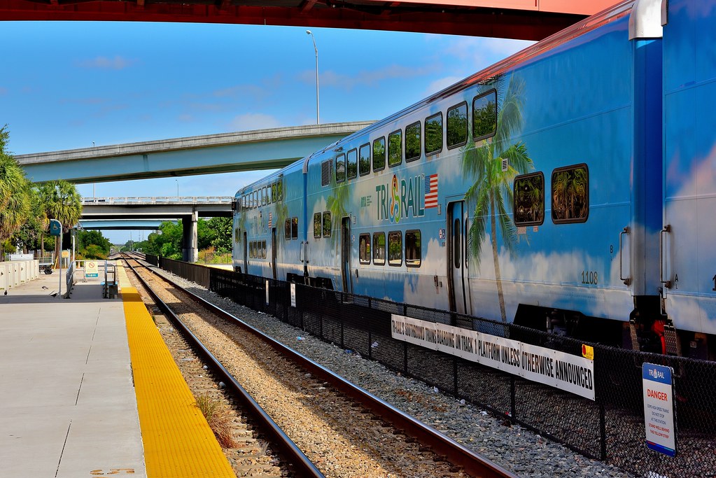 Train leaving Fort Lauderdale TRIRail Station jaime salazar Flickr