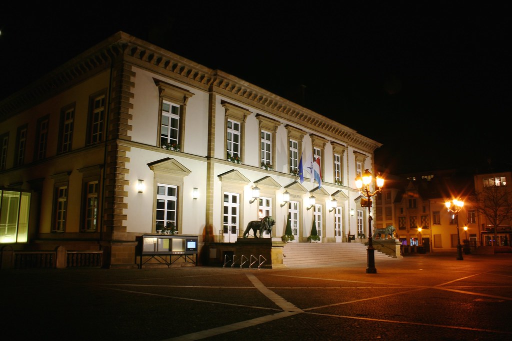 Hôtel de Ville de Luxembourg Luxembourg city hall at night… Flickr
