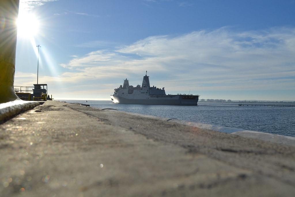 Orion arrives in San Diego The USS Anchorage, carrying the… Flickr