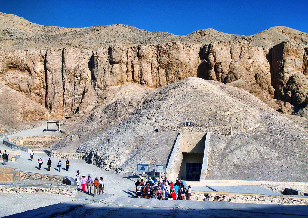 EGIPTO Valle de los Reyes. Tumbas excavadas en las rocas. Carlos