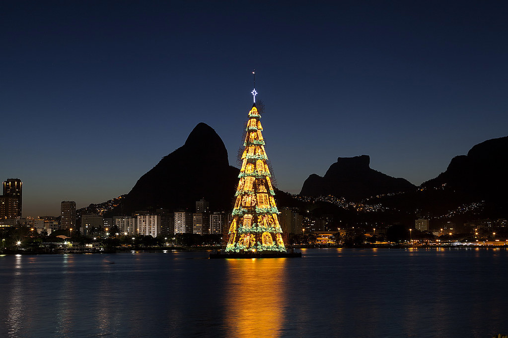 Christmas Tree at Lagoa Rodrigo de Freitas in Rio de Janei… Flickr