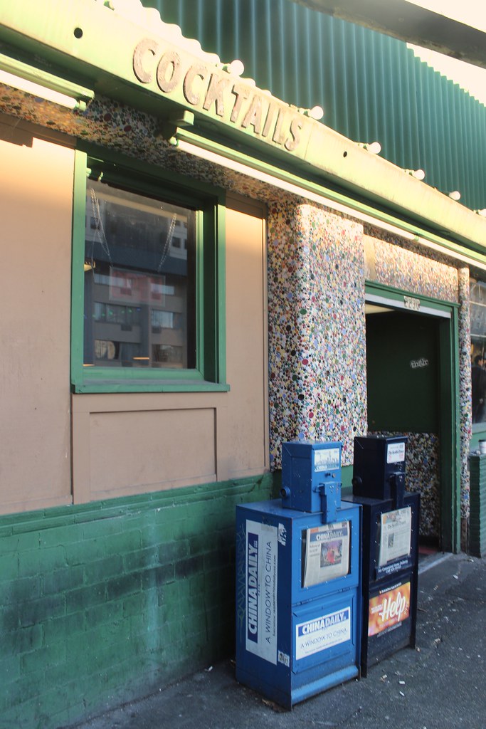 Front of the building The last day of the Hurricane Cafe, … Flickr