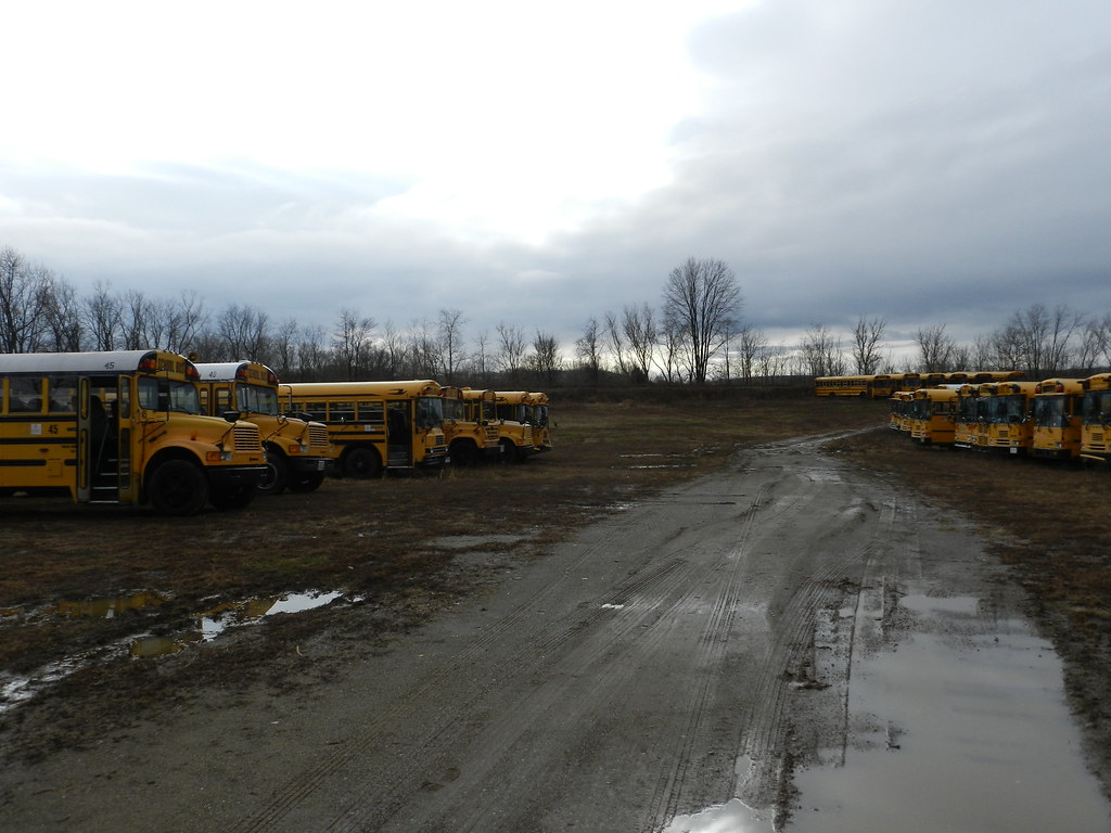 DSCN2177 Used buses; Mike & B Sales Ohio.… OSBE