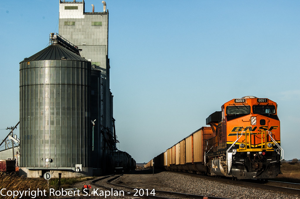 Eldridge, ND. 9292007 Westbound coal empties. Flickr