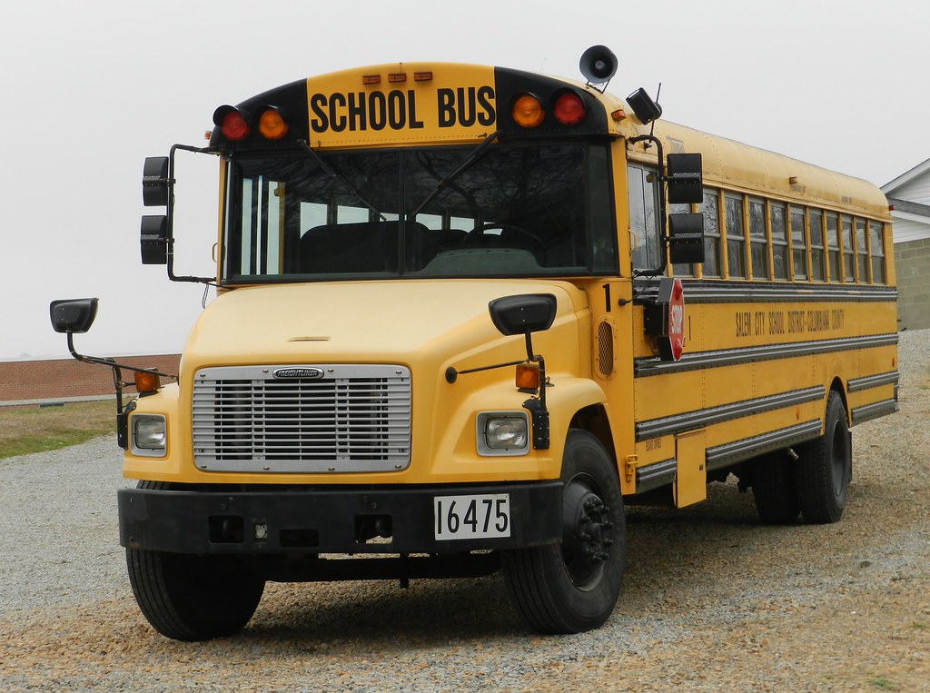 DSCN9428 Salem City Schools 1 2003 Thomas Freightliner; … Flickr