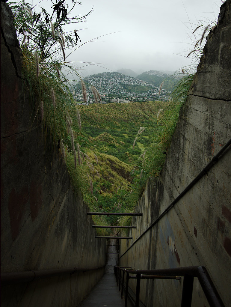 Hiking Diamond Head Crater, Honolulu, HI The interior and … Flickr