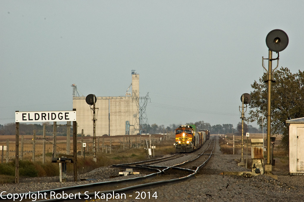 Eldridge, ND. 9/28/2007 This westbound just sat in the sid… Flickr