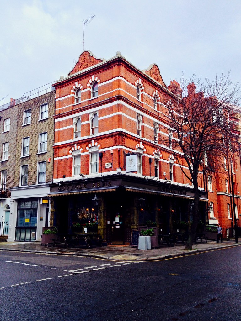 18/01 Bloomsbury Village. TiggerSnapper Flickr