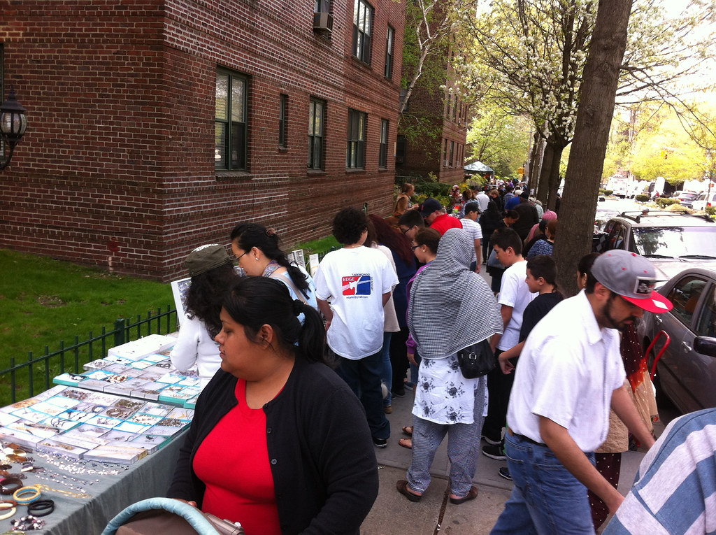 IMG_2855 Dunolly Gardens flea market, 34th Avenue between … Flickr