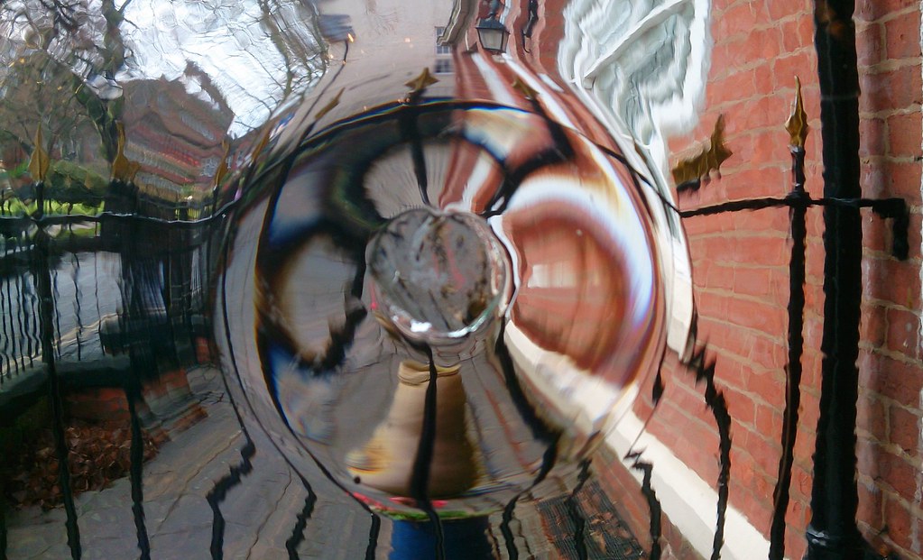 Bullseye Glass Bullseye Glass 59. Flowing. Light and colo… Flickr