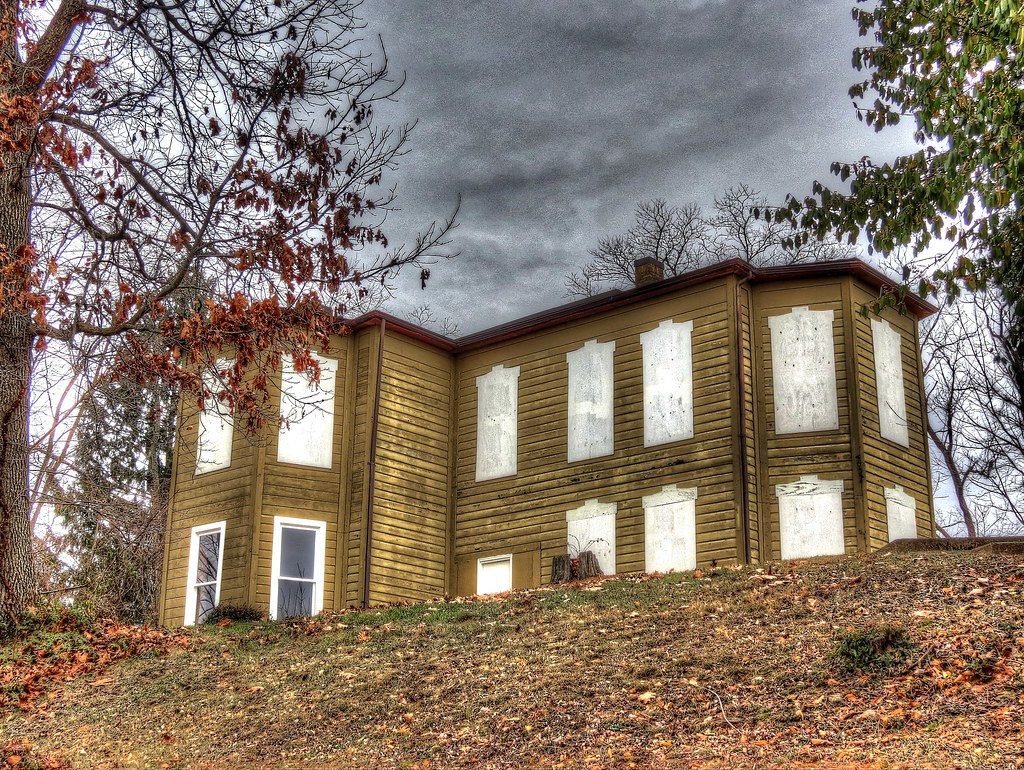 Mansion on a Hill (2) Instead of writing my own caption I'… Flickr