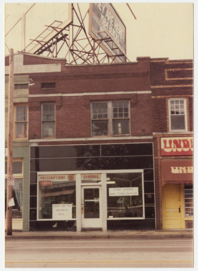 Edwards Drugstore going out of business, Central Avenue at… Flickr