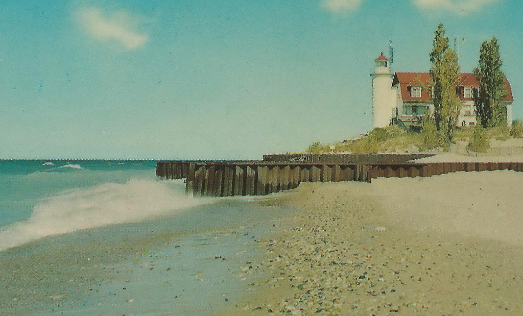 NW Frankfort MI c.1950s USCG Light House and Life Saving S… Flickr