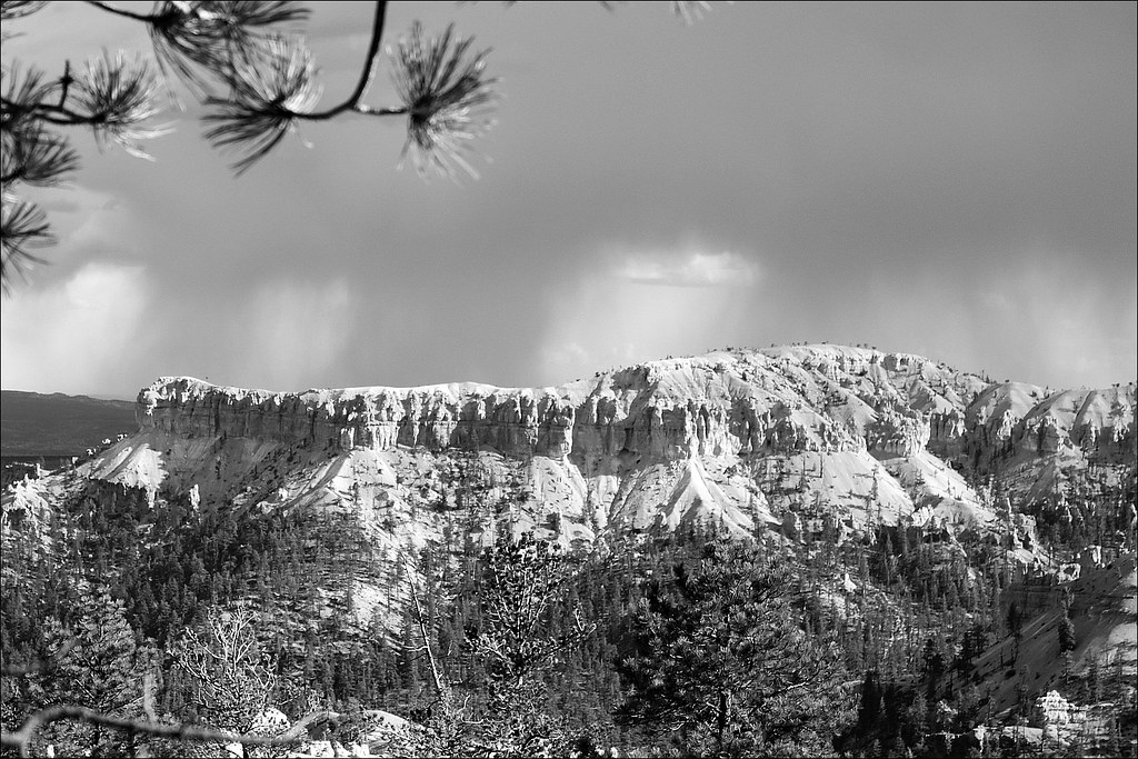 rain behind rocks Bryce Canyon National Park / Utah / USA.… Rupert