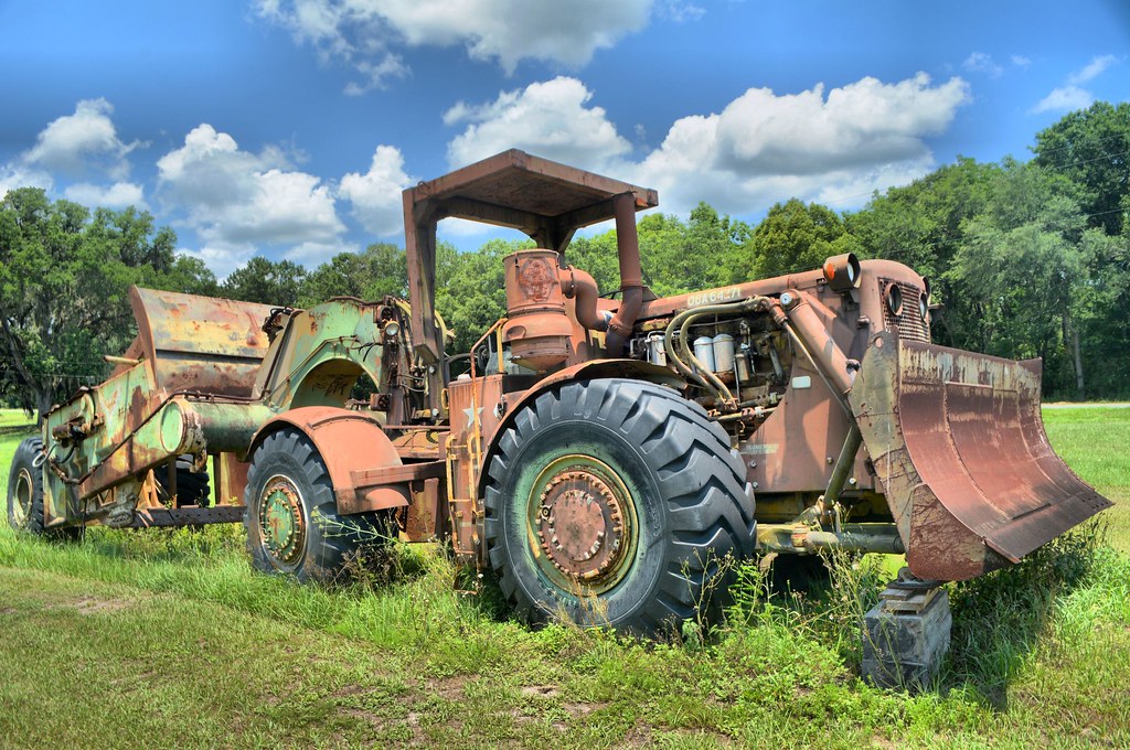 D71_3931_Old Big Boys Toys. Capt Andy Flickr