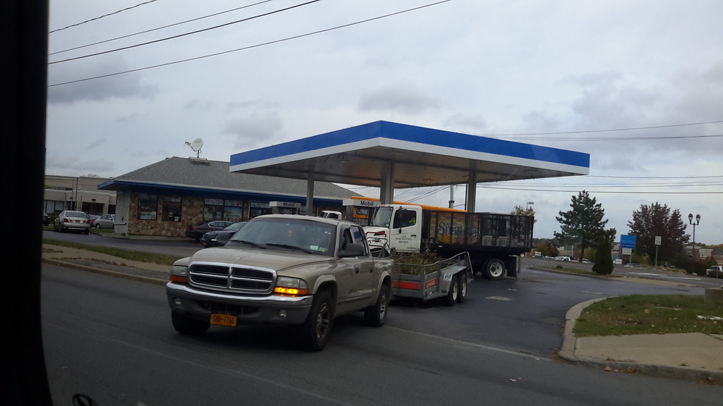 Mobil Schenectady, NY A Mobil gas station at 3497 State … Flickr