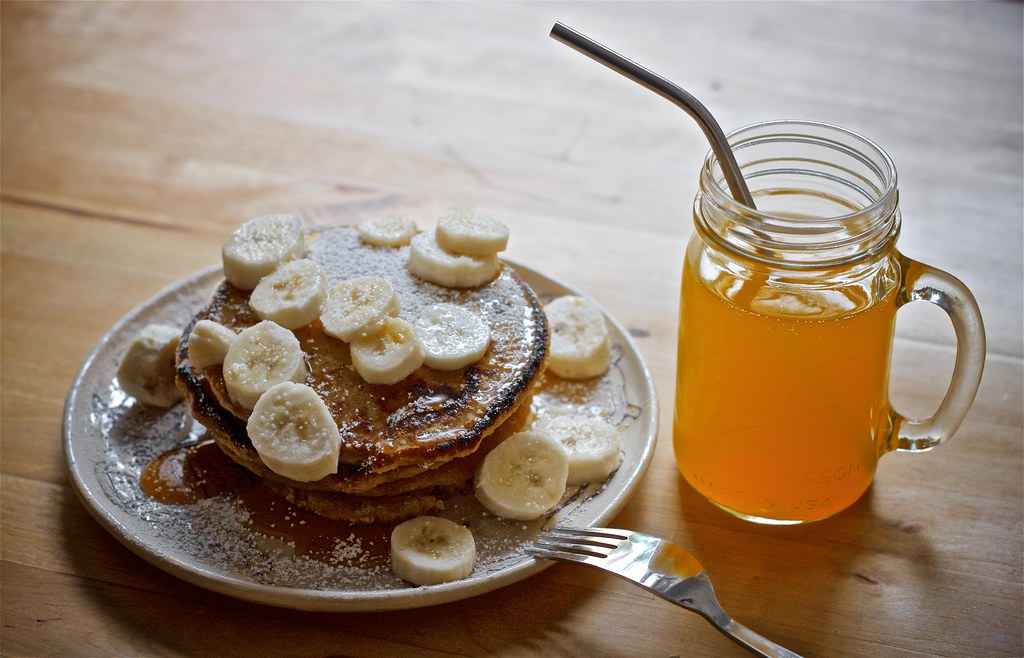 These 7 Insanely Easy Dorm Breakfasts Will Knock Your Socks Off