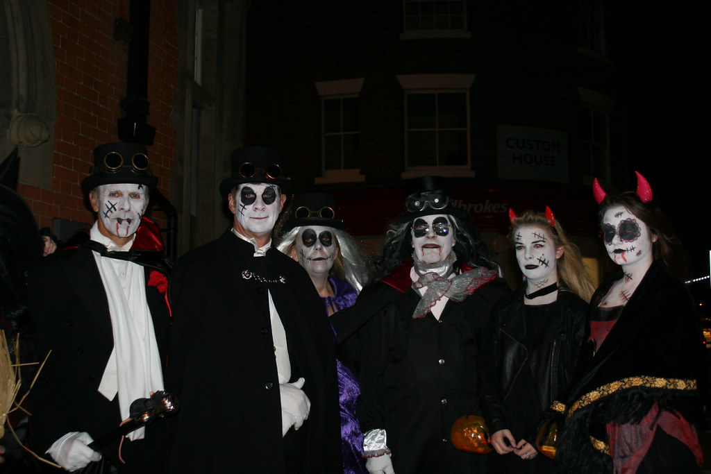 Whitby Gaths on Halloween (178) colin mcdonald Flickr
