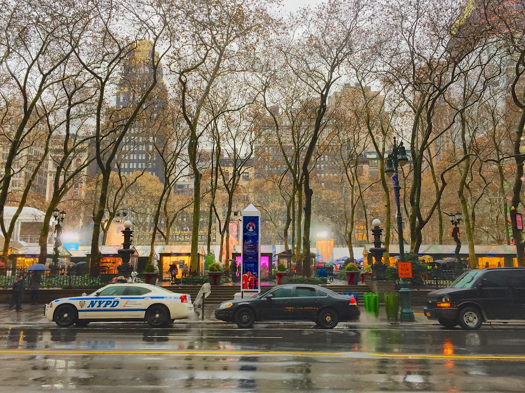 A view of Bryant Park This photo was taken with the VividH… Flickr