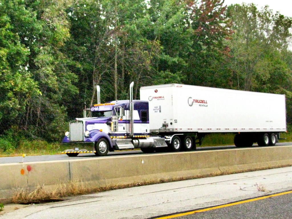 Unknown Kenworth with Trudell Rentals trailer tnsamiam Flickr