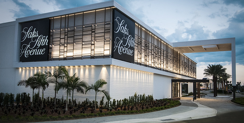 Saks Fifth Avenue in Sarasota, Florida sakspov.saksfifthav… Flickr