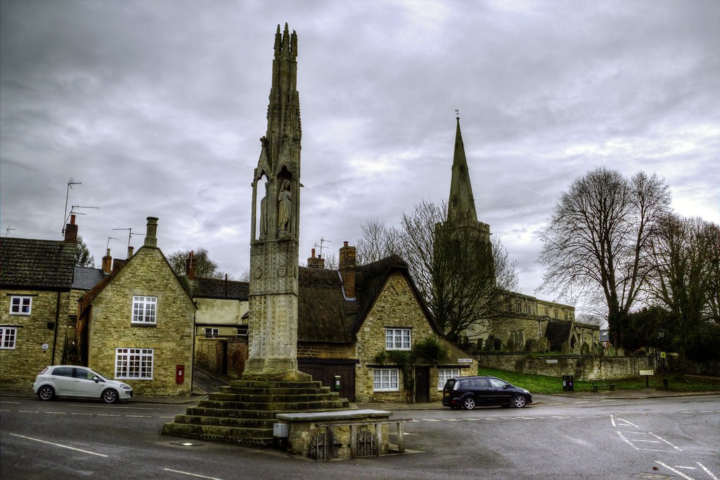 Geddington, Northamptonshire Geddington is a village and c… Flickr