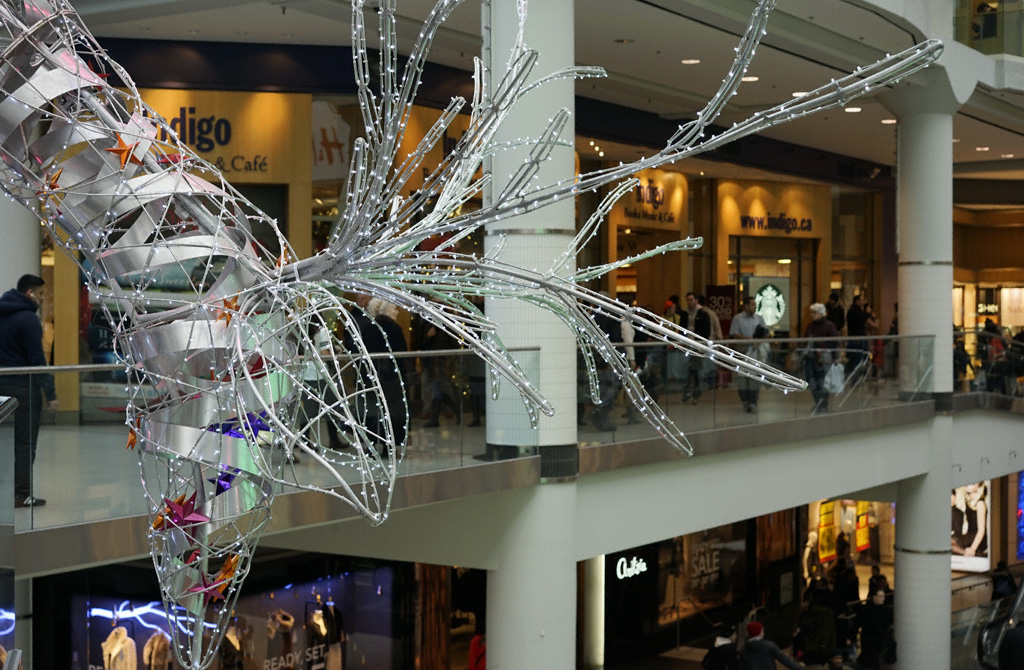 Electric Reindeer One of the giant electric reindeer in th… Flickr