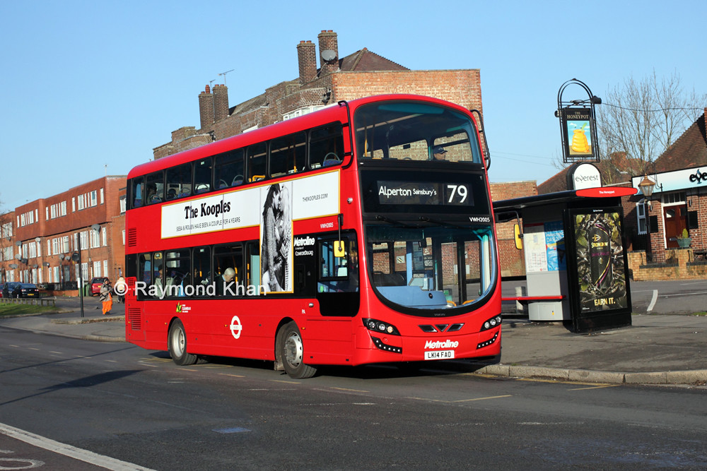 VWH2005 LK14FAO (Metroline) Queensbury 28.12.14 Rays Bus Photographs