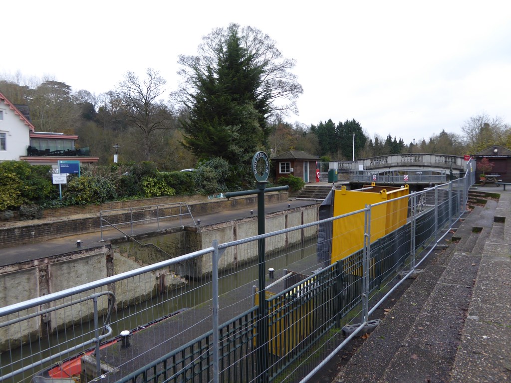 Boulter Lock Third of the day, and one which was closed fo… Flickr
