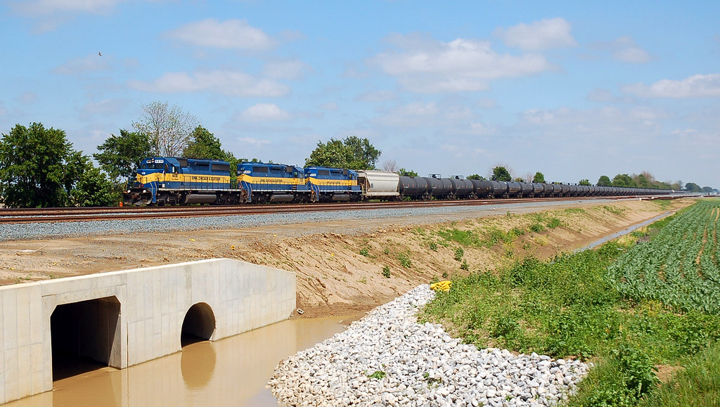 ICE at Hoytville ICE 6430, ICE 6428, and ICE 6100 head thr… Flickr