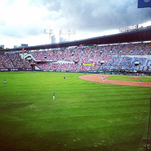 Korean baseball. Sold out stadium, loud... Korean baseball… Flickr