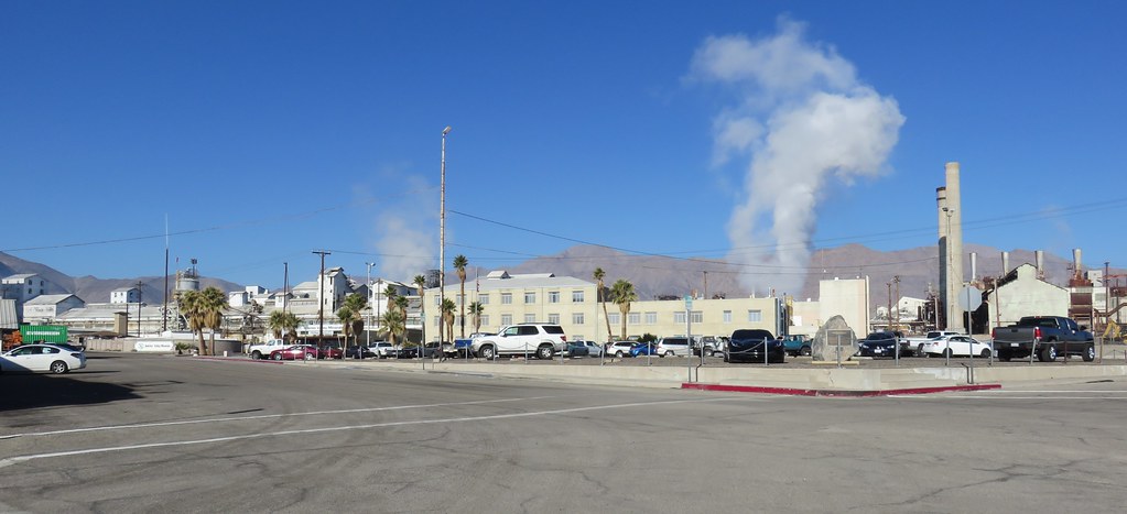 Searles Valley Mineral Works (Trona, California) Trona is … Flickr