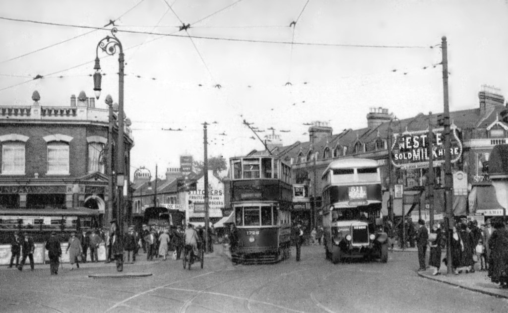 Leyton "The Bakers Arms" PH. (Collection) Chris Stanley Flickr