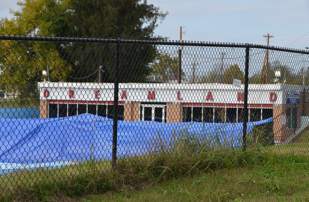 20141025_153004 Dreamland Swimming Pool Kenova WV Opened i… Flickr