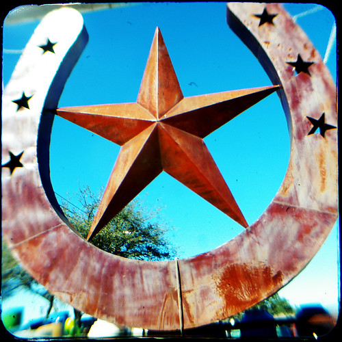 Star, horse shoe Marble Falls, TX Pottery Ranch 2017.01.30… Russ