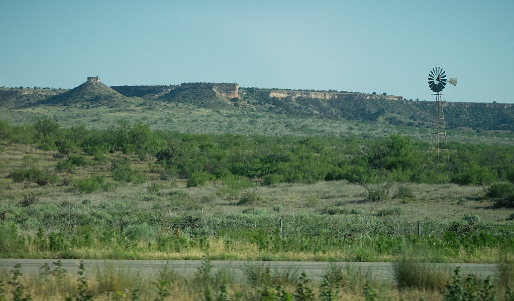Lone Windmill... The plateau between higher ranchlands and… Flickr