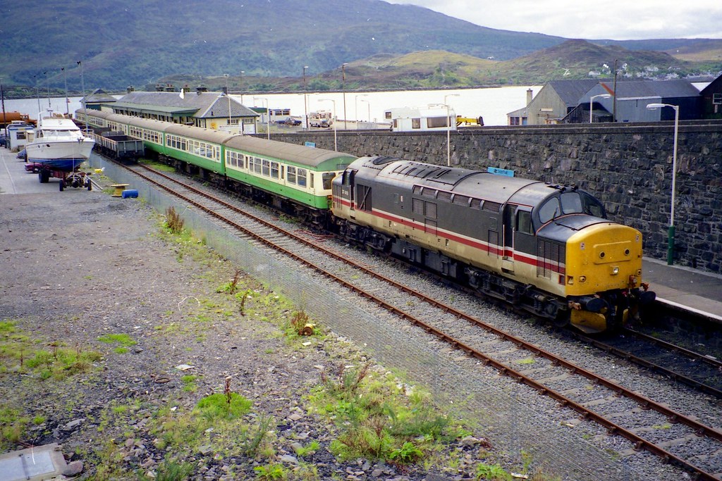 Kyle of Lochalsh. 1989 37419 Sept 1989. 37419 on the addit… Flickr