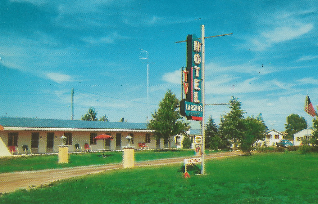 CEN Ludington MI 1950s GREAT CARS The Larsen Modern Motel … Flickr