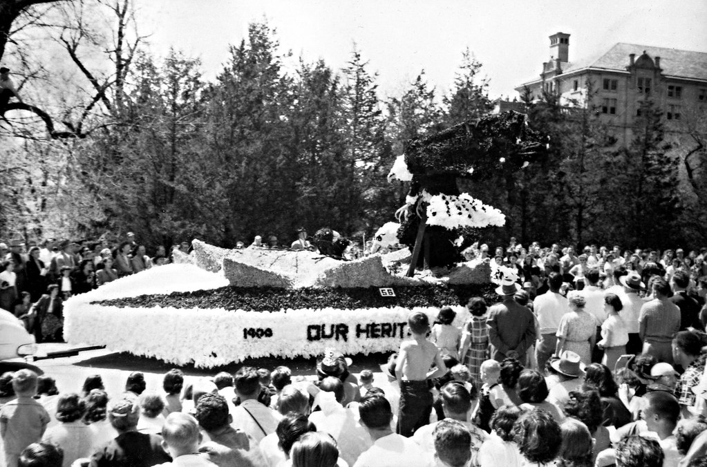 Ames, Iowa, Veisha Parade, 1950, Float, Iowa State College… Flickr