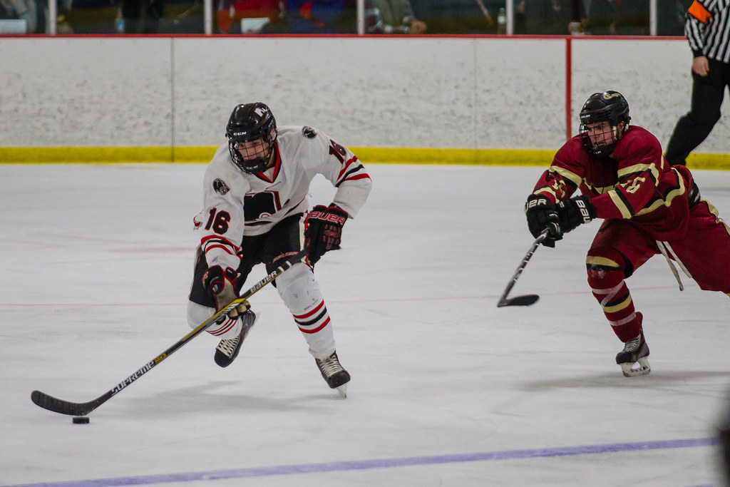 A69D09752 Lakeville South at Lakeville North boys hockey,… Flickr