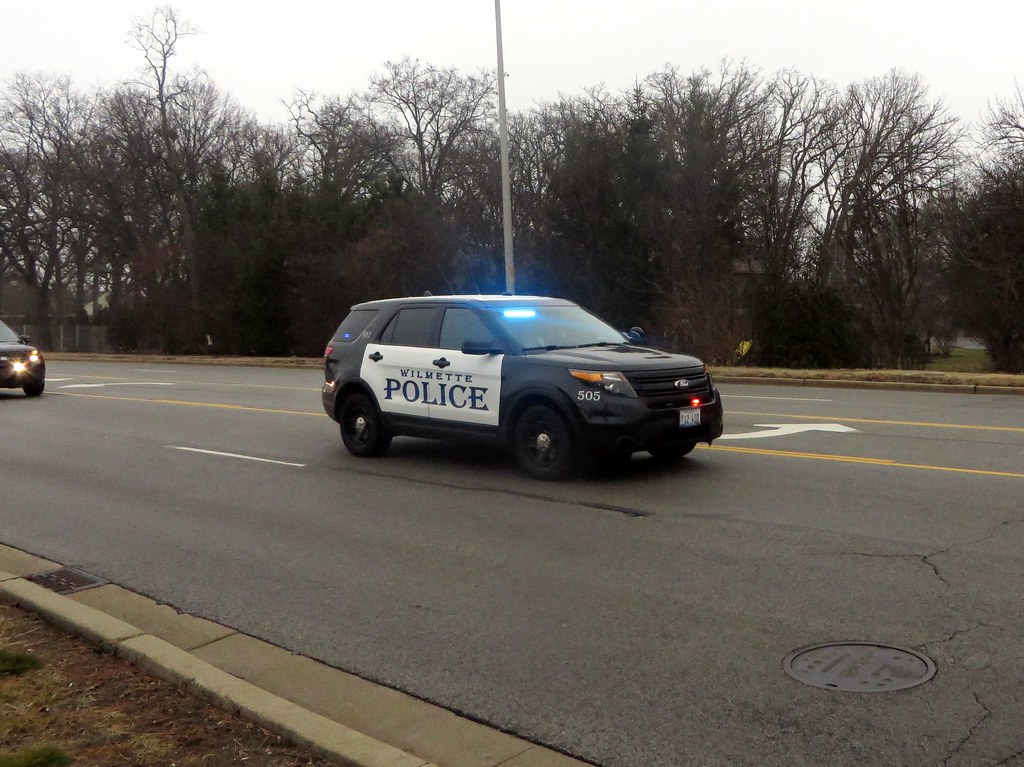 IL Wilmette Police Department a photo on Flickriver