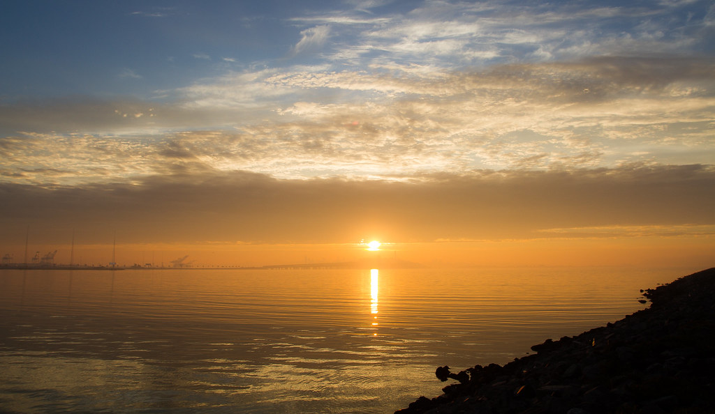 Let The Light Shine In! Emeryville Sunset Hazy all day, ep… Flickr