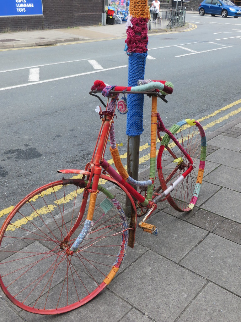 Yarn bombed bicycle Porthmadog, Wales Graham Tiller Flickr