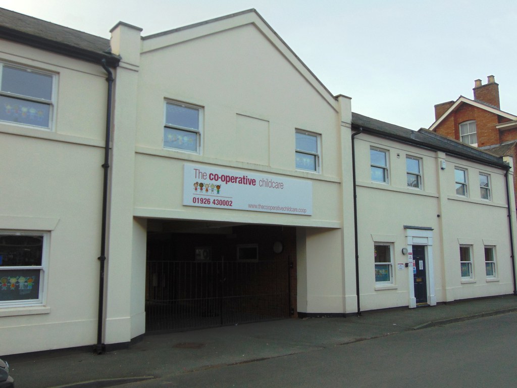 ,CHILDCARELEAMINGTON SPA {MIDCOUNTIES} (Upper Grove St, L