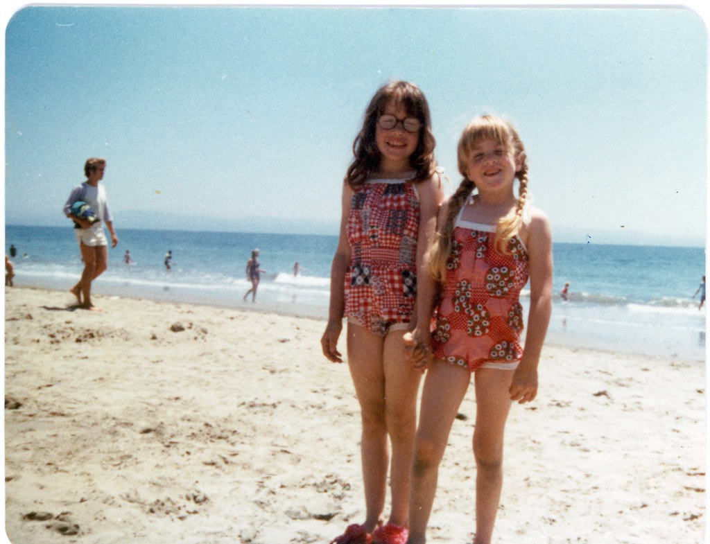 Dee & Pam Sea Cliff Color corrected Still Mom's worst idea… Flickr