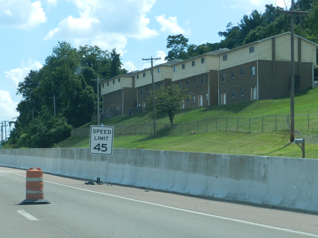 DSCN1770 Apartments seen from State Route 7 Bellaire, Oh… Flickr