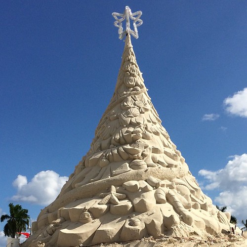 West Palm Beach's sand sculpture Christmas tree. Willy Volk Flickr
