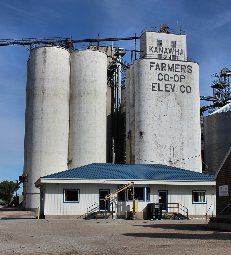 Farmers CoOp Elevator Kanawha, IA Tom McLaughlin Flickr